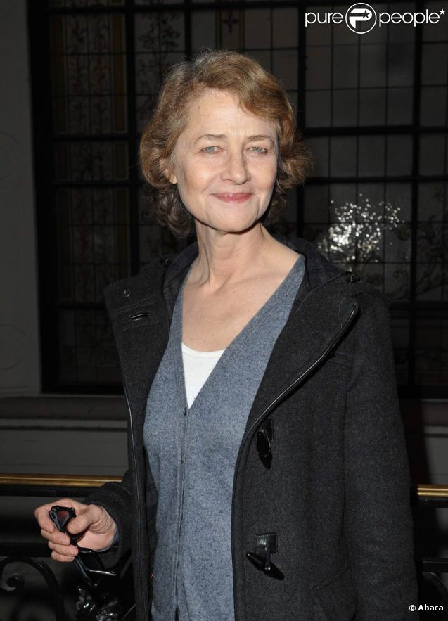 Charlotte Rampling lors du défilé Jean-Paul Gaultier, à Paris, le 25 janvier 2012.