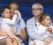 Charlene Riva et Myla Rose, les deux jumelles de Roger Federer le 26 janvier 2012 à Melbourne lors de sa demi-finale perdue face à Rafael Nadal lors de l'Open d'Australie