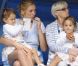 Charlene Riva et Myla Rose, les deux jumelles de Roger Federer le 26 janvier 2012 à Melbourne pour soutenir leur papa lors de sa demi-finale 
