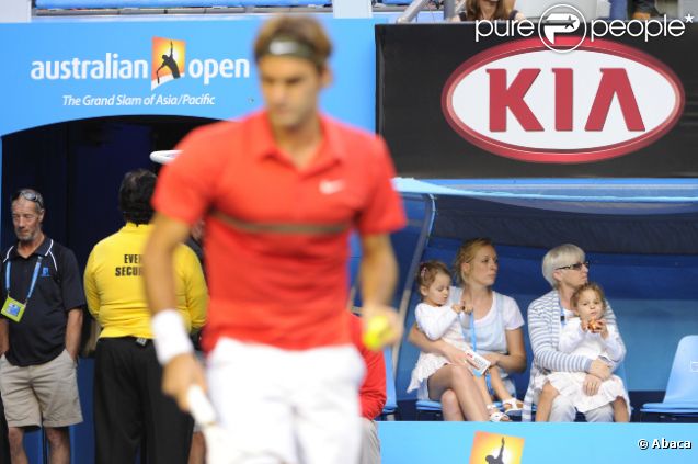 Charlene Riva et Myla Rose, les deux jumelles de Roger Federer le 26 janvier 2012 à Melbourne ont vainement encouragé leur papa lors de sa demi-finale perdue face à Rafael Nadal 
