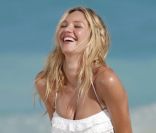 Le mannequin Candice Swanepoel, nommée 10e femme la plus sexy de 2012.