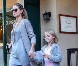 Heidi Klum et sa fille Leni en tenue de danseuse à Los Angeles le 4 février 2012.