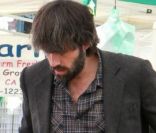 Ben Affleck et ses deux filles Violet et Seraphina font le marché au Farmers market, le 5 février 2012 à Los Angeles