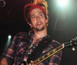 Jackson Rathbone sur scène à New York, en juillet 2011.
