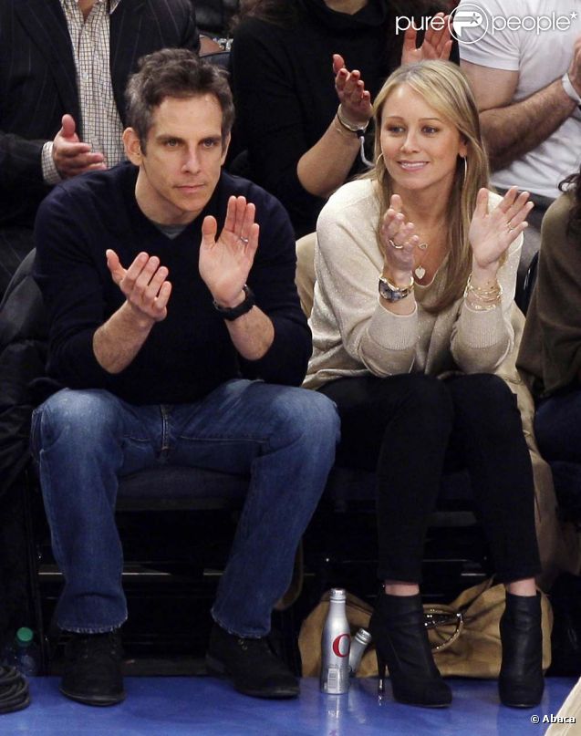Ben Stiller et son épouse Christine Taylor au Madison Square Garden pour assister à la victoire des Knicks contre les Lakers, à New York, le 10 février 2012.