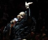 Ashanti au Madison Square Garden pour assister à la victoire des Knicks contre les Lakers, à New York, le 10 février 2012.