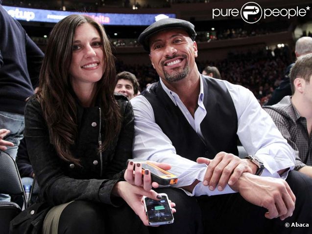 Dwayne Johnson au Madison Square Garden pour assister à la victoire des Knicks contre les Lakers, à New York, le 10 février 2012.