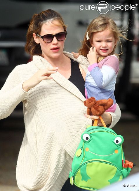 Jennifer Garner, enceinte, et Seraphina, à Los Angeles, le 11 février 2012
