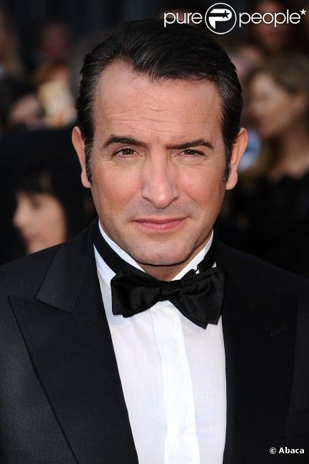 La moda en los Oscars y Cannes 2012 802369-jean-dujardin-arrive-aux-oscars-le-26-637x0-3