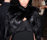 La chanteuse Cassie lors de son arrivée au défilé Givenchy