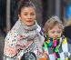 Helena Christensen : une mère indignée qui se lève pour les femmes du monde