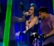 Katy Perry, prisonnière de lasers, devient femme fatale pour ''Part of me''