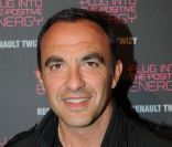 Nikos Aliagas lors de la soirée de lancement de la Twizy à l\'Atelier Renault sur les Champs-Elysées à Paris le mardi 28 mars 2012