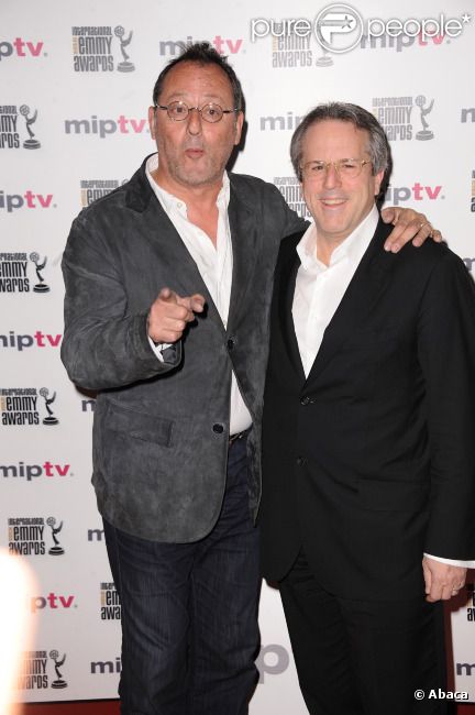 Jean Reno et René Balcer lors de la soirée d'ouverture du MIP TV à Cannes au Martinez à Cannes le 1er avril 2012
