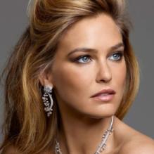 Bar Refaeli pour la campagne Piaget Rose 2012 collection