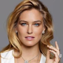 Bar Refaeli, bijou précieux pour la campagne Piaget Rose 2012 collection