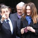 Présidentielle - Nicolas Sarkozy et Carla, François Hollande et Valérie: A voté!