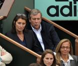 Cécilia et Richard Attias à la finale dames de Roland Garros attentifs!