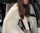 Catherine, duchesse de Cambridge a fait sensation en accompagnant son mari le prince William le 8 mai 2012 au Claridges de Londres à la soirée mensuelle du Thirty Club. Le futur roi d'Angleterre devait prononcer une allocution. Kate Middleton a fait sensation dans une robe Roland Mouret et chaussée de Jimmy Choo.