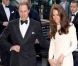 Catherine, duchesse de Cambridge a fait sensation en accompagnant son mari le prince William le 8 mai 2012 au Claridges de Londres à la soirée mensuelle du Thirty Club. Le futur roi d'Angleterre devait prononcer une allocution. Kate Middleton a fait sensation dans une robe Roland Mouret et chaussée de Jimmy Choo.