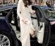 Catherine, duchesse de Cambridge a fait sensation en accompagnant son mari le prince William le 8 mai 2012 au Claridges de Londres à la soirée mensuelle du Thirty Club. Le futur roi d'Angleterre devait prononcer une allocution. Kate Middleton a fait sensation dans une robe Roland Mouret et chaussée de Jimmy Choo.