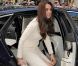 Catherine, duchesse de Cambridge a fait sensation en accompagnant son mari le prince William le 8 mai 2012 au Claridges de Londres à la soirée mensuelle du Thirty Club. Le futur roi d'Angleterre devait prononcer une allocution. Kate Middleton a fait sensation dans une robe Roland Mouret et chaussée de Jimmy Choo.