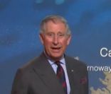 <p>Le prince Charles, plein de surprises, présente la météo sur la chaîne BBC Ecosse le 10 mai 2012</p>