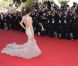 Eva Longoria électrise les photographes sur le tapis rouge du Palais des Festivals lors de la cérémonie d'ouverture du 65ème festival de Cannes, le 16 mai 2012.
