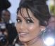 L'actrice Freida Pinto rayonne littéralement lors de la cérémonie d'ouverture du 65e Festival de Cannes, le 16 mai 2012.