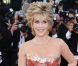 La sublime Jane Fonda habillée d'une robe Atelier Versace lors de la cérémonie d'ouverture du Festival de Cannes. Le 16 mai 2012.