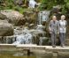 L'empereur du Japon Akihito et sa femme l'impératrice Michiko en promenade dans Londres le 17 mai 2012, à la veille du déjeuner donné par Elizabeth II à Windsor.
