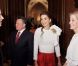  La reine Rania de Jordanie, qui accompagnait le roi Abdullah II de jordanie, en discussion avec le prince Andrew et la comtesse Sophie de Wessex. 
 La reine Elizabeth II accueillait à déjeuner à Windsor, pour son jubilé de diamant, les souverains de 26 pays, le 18 mai 2012. Possiblement le plus grand rassemblement de têtes couronnées depuis le couronnement de la monarque en 1953. 