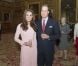 Le duc et la duchesse de Cambridge, superbe en Emilia Wickstead, au déjeuner de la reine Elizabeth II à Windsor le 18 mai 2012