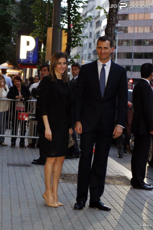 AGENDA DE LOS PRINCIPES DE ASTURIAS - Página 26 858117-le-prince-felipe-et-la-princesse-637x0-1