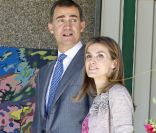 Felipe et Letizia d\'Espagne visitaient à Malaga un programme de l\'initiative Caritas financée par la Fondation Hesperia, le 22 mai 2012, jour de leurs 8 ans de mariage.