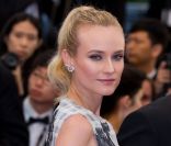 Diane Kruger sublime lors de la montée des marches de la cérémonie de clôture du Festival de Cannes 2012. Le 27 mai 2012.