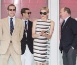 La princesse Charlene assistait aux côtés du prince Albert et de ses neveux Andrea et Pierre Casiraghi au Grand Prix de Monaco, le 27 mai 2012. A l\'issue de la course, elle remettait le trophée du deuxième, l\'Allemand Nico Rosberg.