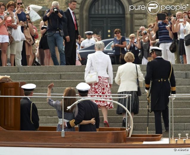 CASA REAL DE DINAMARCA - Página 52 861747-le-prince-frederik-et-la-princesse-mary-637x0-1