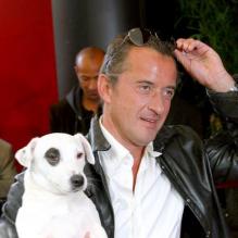 Christophe Dechavanne en août 2007 avec Adeck à Paris