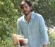 Ashton Kutcher sur le tournage de  Jobs , le 30 mai 2012 à Los Angeles.