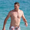PHOTOS EXCLUSIVES : Eric Dane 'Docteur Glamour', très amoureux... dans l'eau !