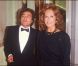  Dalida et son frère Orlando à Paris en 1983. 
 En 2012, 25 ans après son suicide dans la nuit du 2 au 3 mai 1987, Dalida continue de passionner et de renvoyer l'image d'une diva aux airs de femme fatale. Sa facette intime, celle de la femme désespérée, reste à découvrir... 