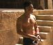 Baptiste Giabiconi se dénude et finit en caleçon dans Fort Boyard !
