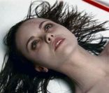 Christina Ricci et Liam Neeson dans  After.Life  d'Agnieszka Wojtowicz-Vosloo. En salles le 18 juillet.