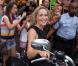 Sharon Stone, très à l'aise sur un gros cube le 20 juillet 2012 à Washington pour un évènement caritatif en faveur de l'amfAR