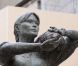 La statue aux airs de Carla Bruni dressée à Nogent-sur-Marne, le 1er août 2012