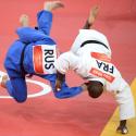 JO 2012-Teddy Riner: L'ivresse et le baiser de sa compagne après l'or olympique