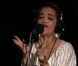 Rita Ora interprète le titre Why Your Beautiful des One Direction dans les studios de la station Radio 1.