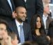 Tony Parker et sa compagne Axelle dans les tribunes du Parc des Princes le 11 août 2012 pour la rentrée du Paris Saint-Germain en Ligue 1, tenu en échec (2-2) par Lorient lors de la 1e journée de championnat.