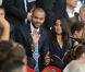 Tony Parker et sa compagne Axelle dans les tribunes du Parc des Princes le 11 août 2012 pour la rentrée du Paris Saint-Germain en Ligue 1, tenu en échec (2-2) par Lorient lors de la 1e journée de championnat.